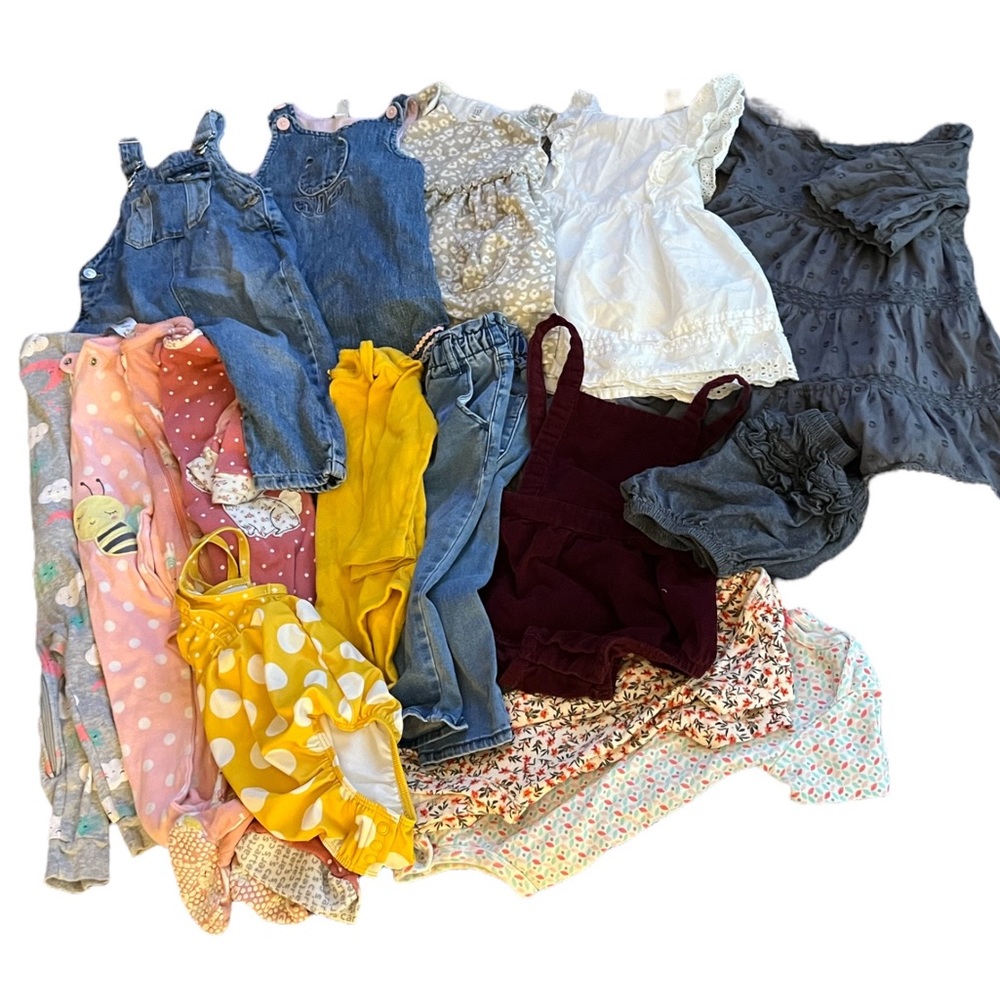 Lot 16 Girls 12-16 Month clothes (DUE TO WEIGHT NO BUNDLING)